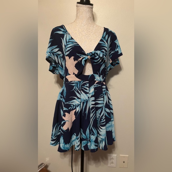 Tropical Leaf Print Shorts Romper or swim suit cover - Picture 7 of 8